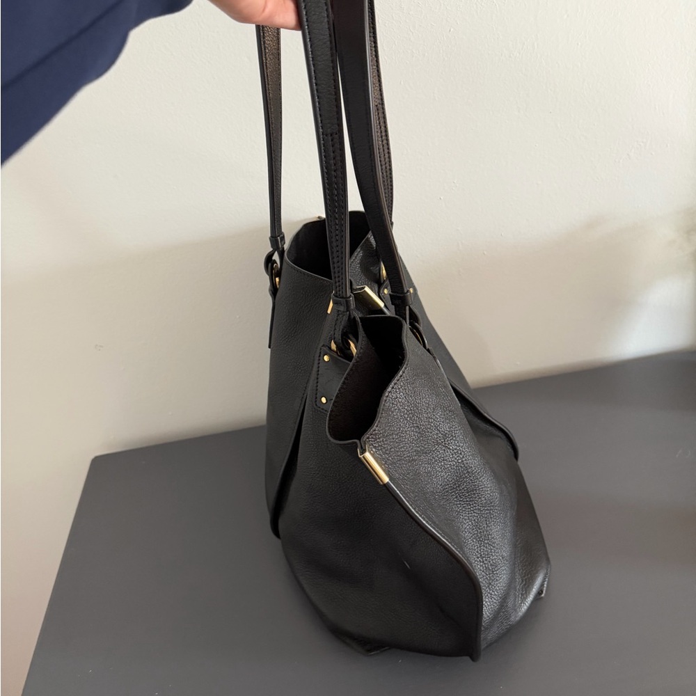 Chloe-Vick Leather Tote Bag - Black 1190 - Picture 9 of 16